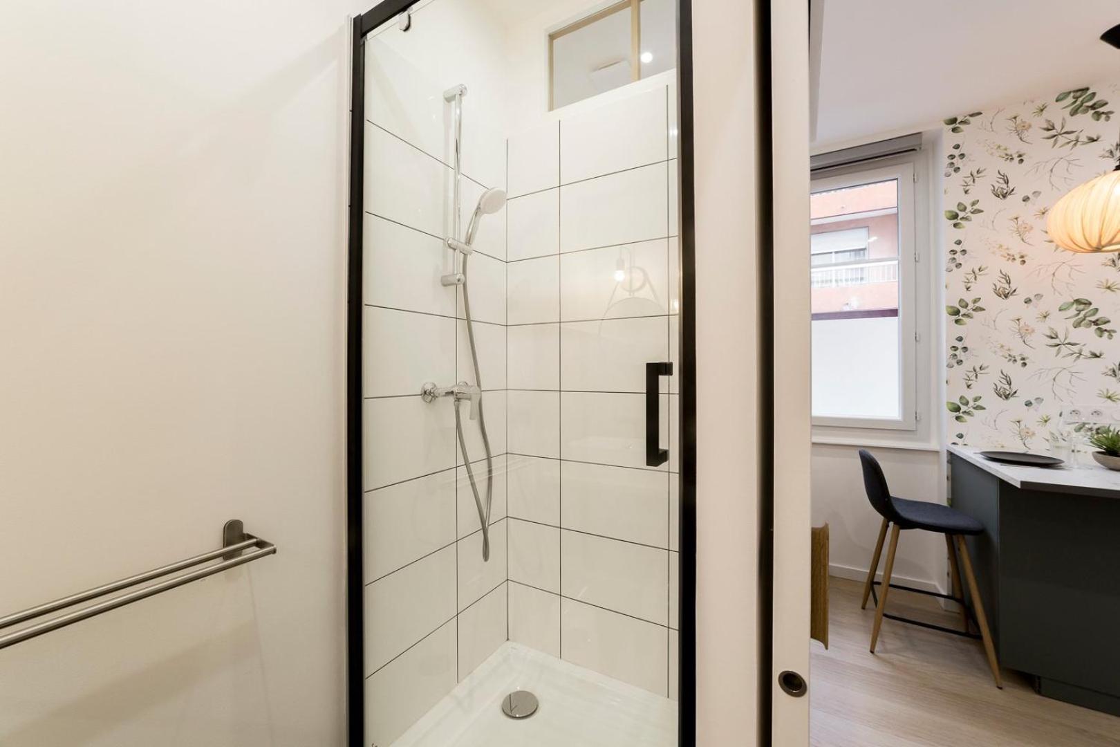 Studio - Proche Metro Ail Лион Экстерьер фото